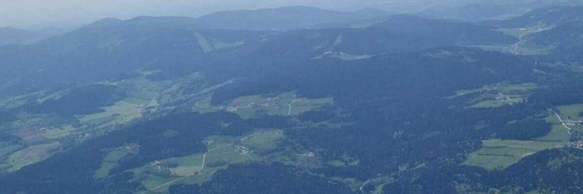 Flugwegposition um 09:48:58: Aufgenommen in der Nähe von Regen, Deutschland in 1680 Meter